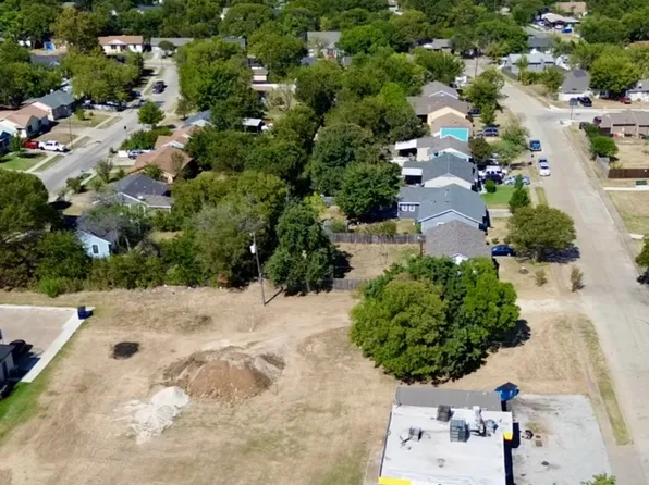 4409 E Berry St, Fort Worth, TX 76105