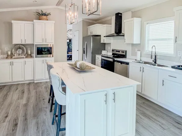 213 Meadow Pond Ct, Bridgeport, TX 76426