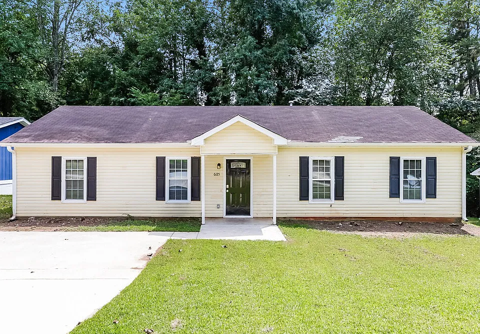 6125 Pineneedle Dr SW