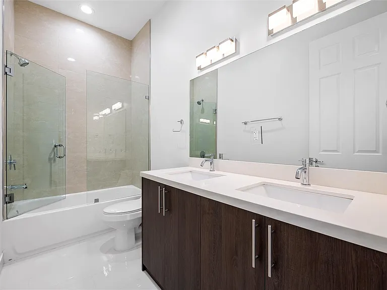 1428 SW 4th Ave #1428 — Photo 10