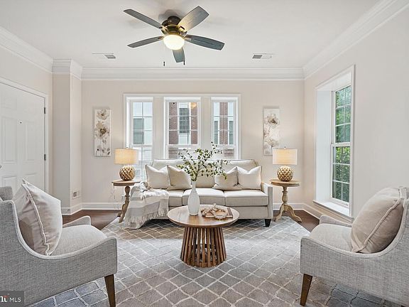 2nd image of 2323 Brookmoor Ln