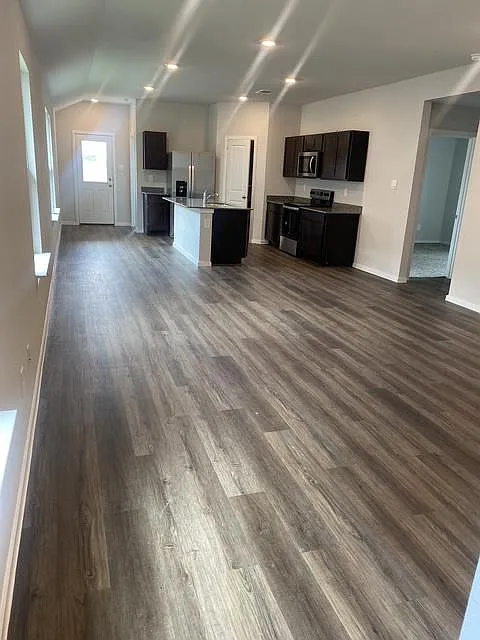 3 bed, 2.0 bath, 1534 sqft, $1,850 — Photo 3