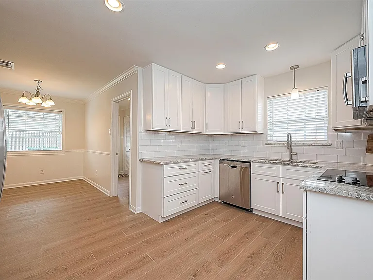 10306 Bob White Dr — Photo 9