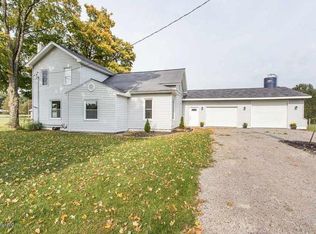 1860 E Mosherville Rd, Jonesville, MI 49250