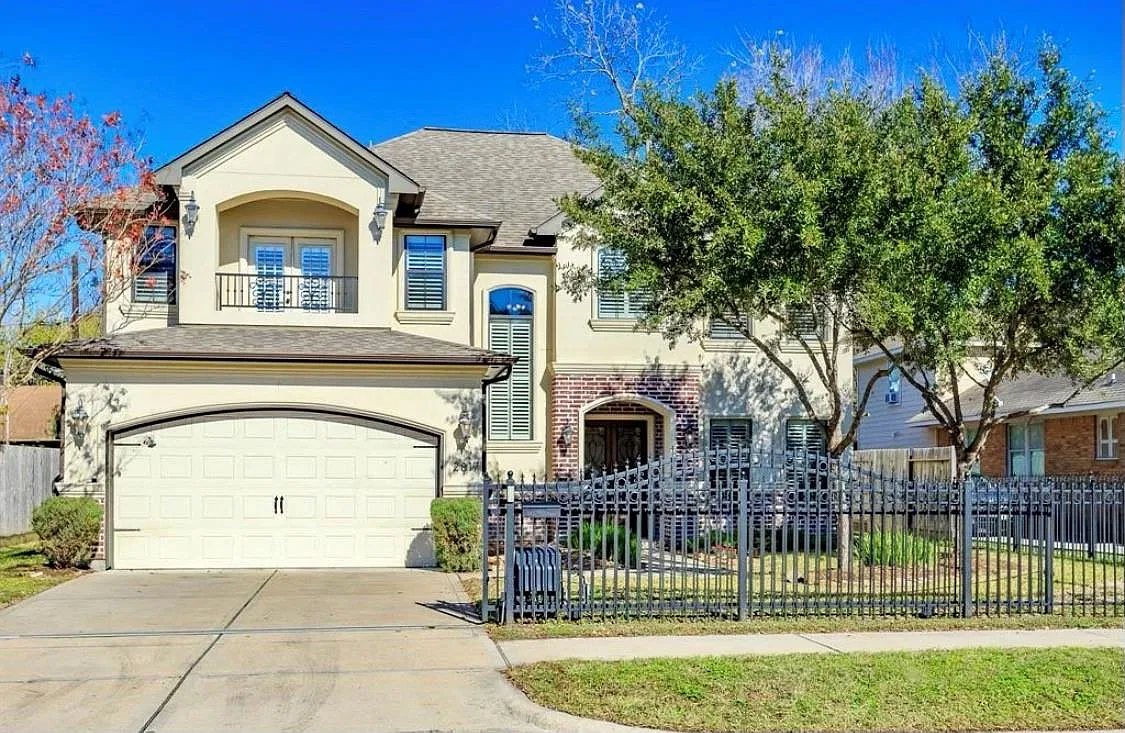 5 bed, 3.5 bath, 3291 sqft, $5,500 — Photo 2