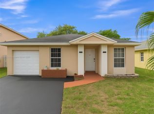 5904 Woodland Point Pl, Fort Lauderdale, FL 33319