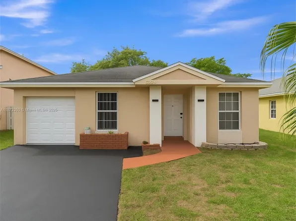 5904 Woodland Point Pl, Tamarac, FL 33319