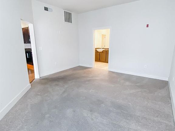 5th image of 220 Cedar St APT 407
