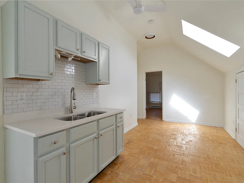 2555 Warsaw Ave #3
