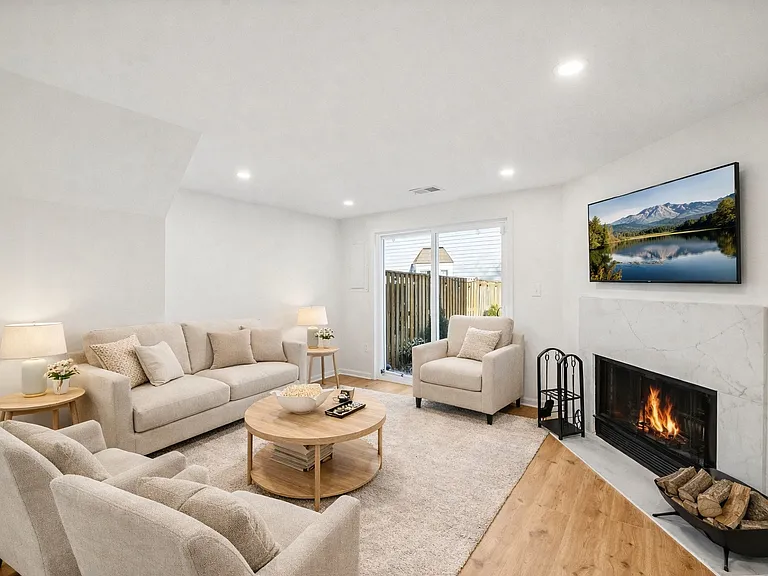 6347 Chimney Wood Ct — Photo 8