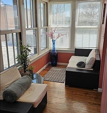5th image of 217 W Washington St #1