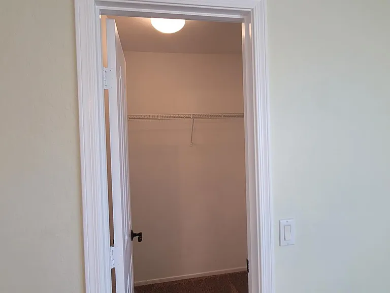 1850 E Patrick Ln — Photo 21