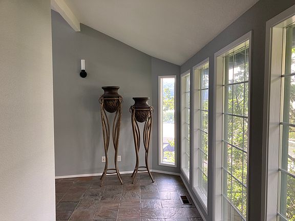 5th image of 5225 N Emerson Dr