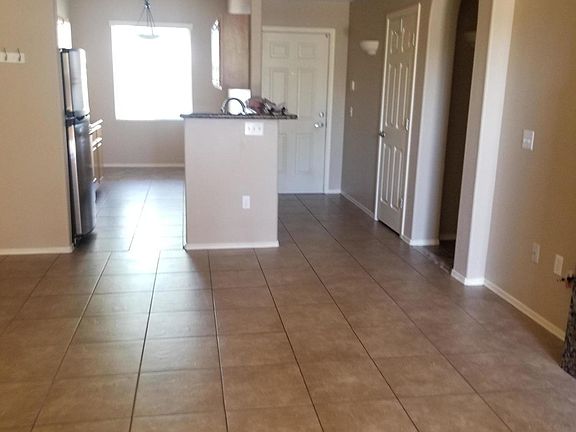 4th image of 2929 W Yorkshire Dr Unit 1077