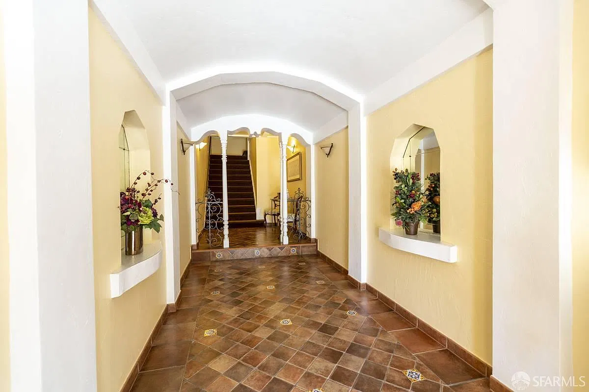 1 bed, 1.0 bath, $5,800 — Photo 3