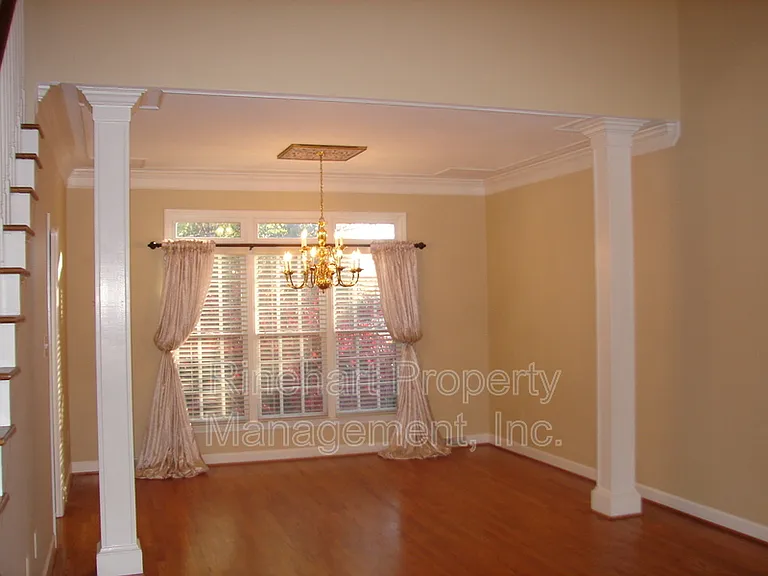 1325 Beckton Ct — Photo 3