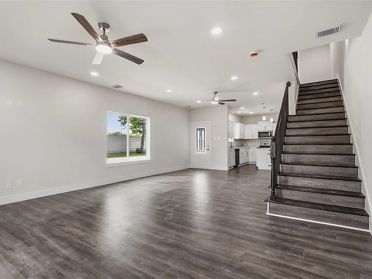 8027 Virgil St — Photo 17