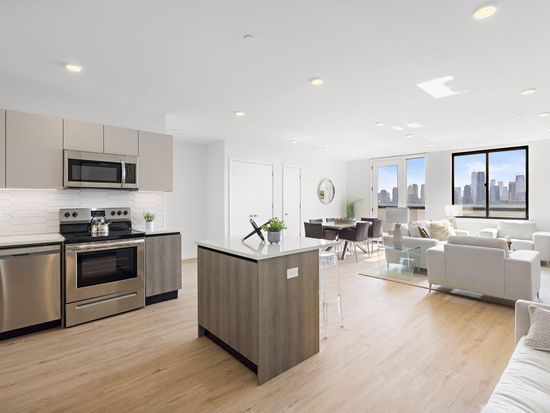 136 Summit Ave #708, Jersey City, NJ 07304