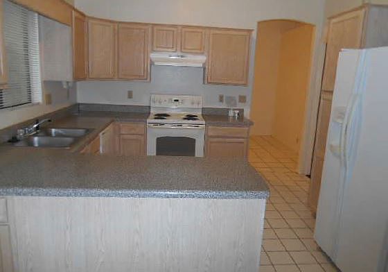4th image of 4539 E Amberwood Dr