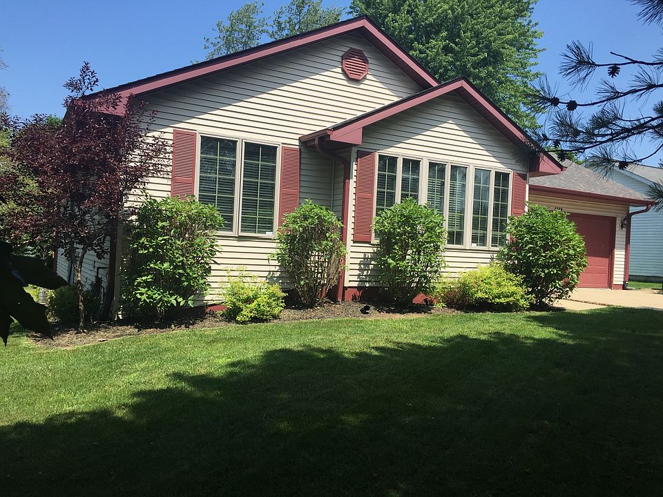 1st image of 2204 Candlewick Dr SE
