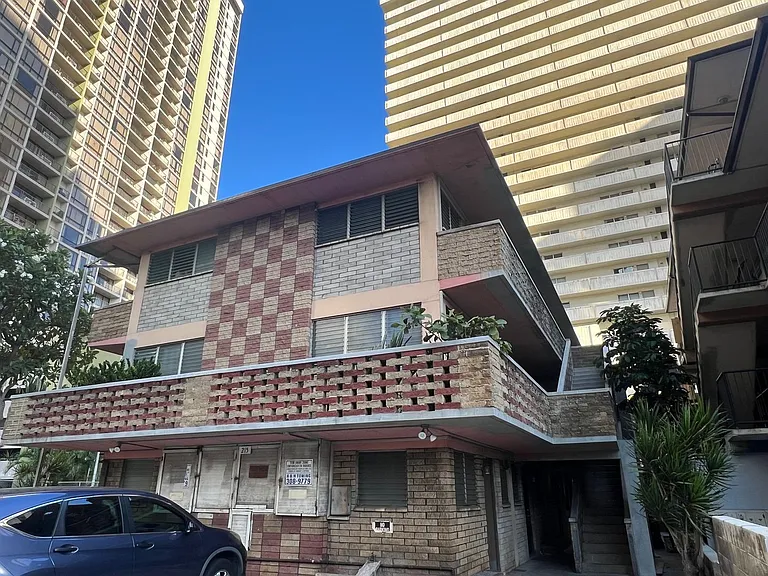 215 Paoakalani Ave — Photo 10