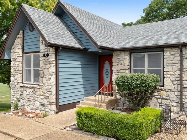 13 Ironwood Dr, Eureka Springs, AR 72631