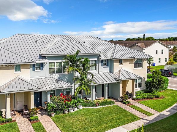5040 Eucalyptus Dr Unit 2