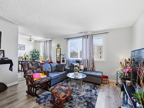 3rd image of 1482 Lakewood Rd W