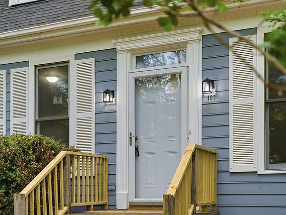 3rd image of 102 Markham Dr