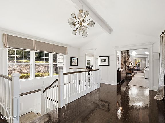 5th image of 8 Willowmere Ave