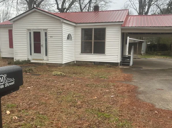 305 E 4th St, Stevenson, AL 35772