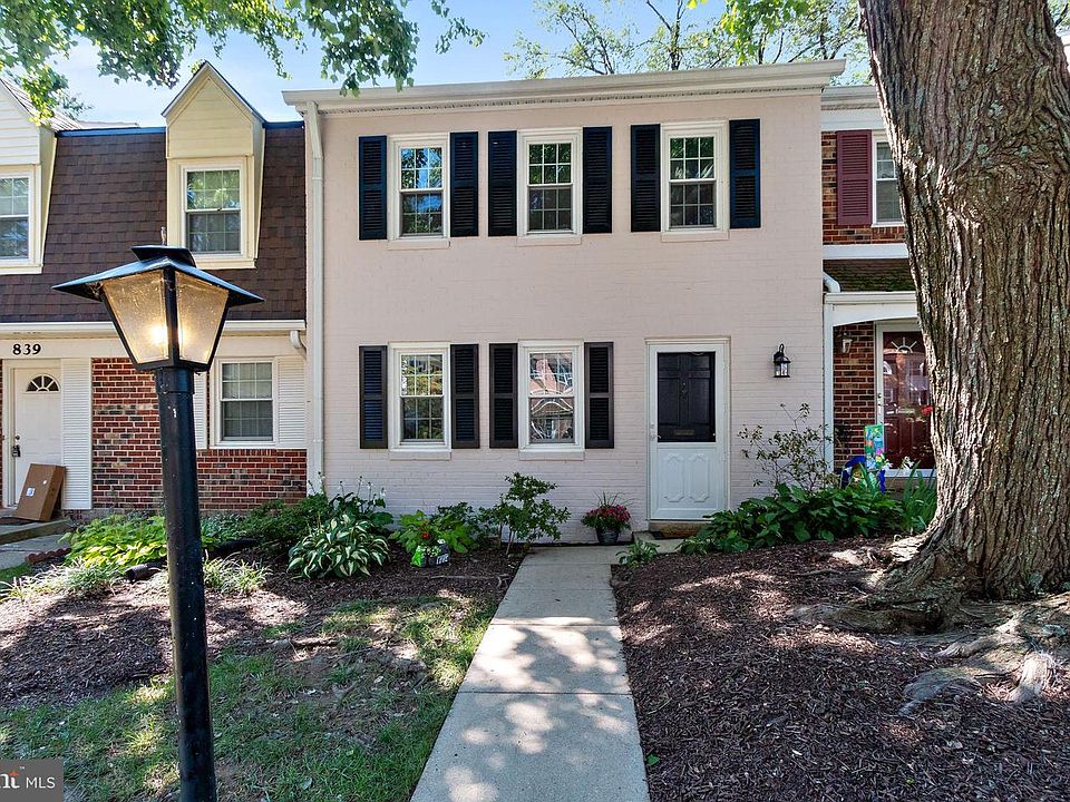 1st image of 837 Azalea Dr #28