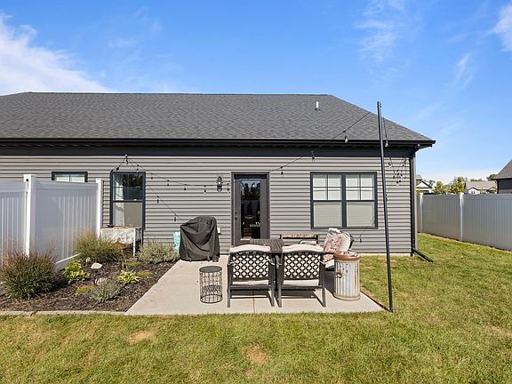 4th image of 7 Prairie Trl