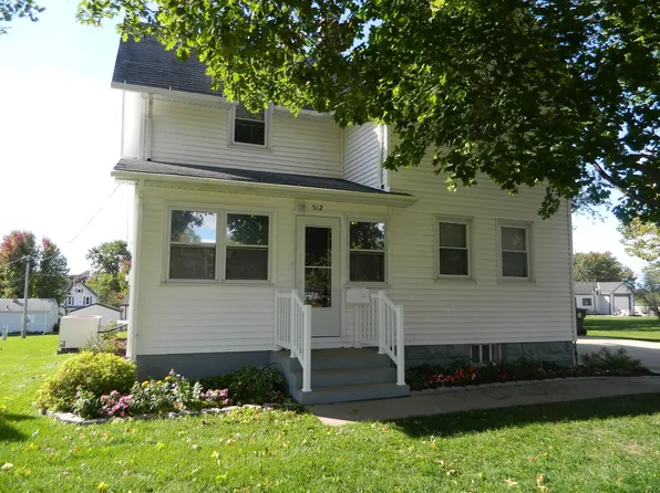 512 S 5th St, Maquoketa, IA 52060