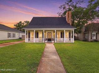 917 Handsboro Pl, Gulfport, MS 39507