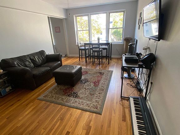 4th image of 2520 Kennedy Blvd #2E