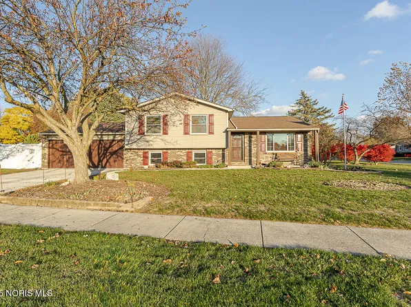 540 Independence Dr, Waterville, OH 43566