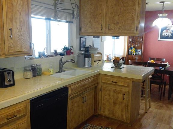 main house kitchen