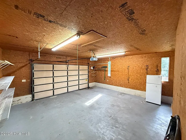315 W Craven Ave — Photo 28