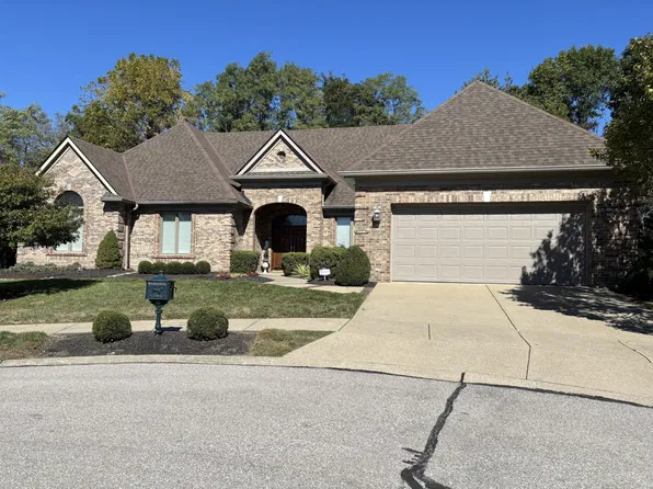 912 Welshire Dr, Villa Hills, KY 41017
