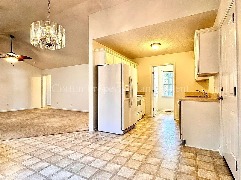 7408 Bluestone Ct — Photo 6