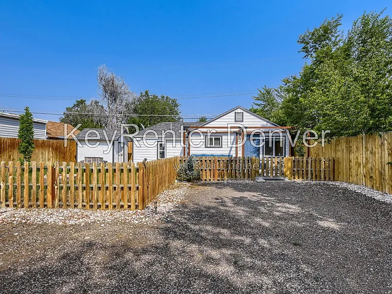 2072 Emporia St — Photo 1