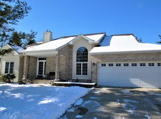 5453 Jessalee Cir, East Lansing, MI 48823