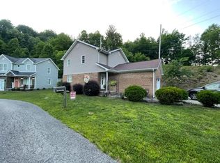 21 Adams Ridge Rd, Hazard, KY 41701