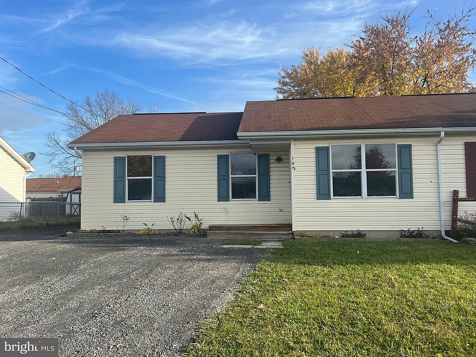 2nd image of 102 Johnston Dr