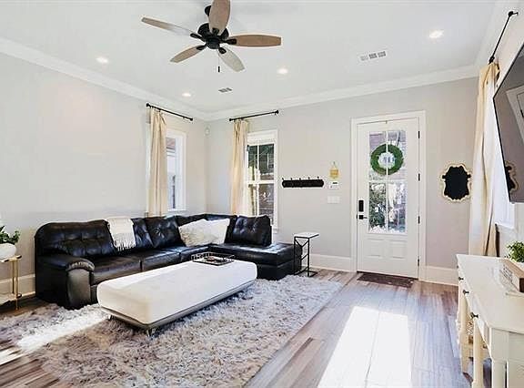 4th image of 2024 Pauger St