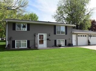 132 Pleasant St, Osage, IA 50461