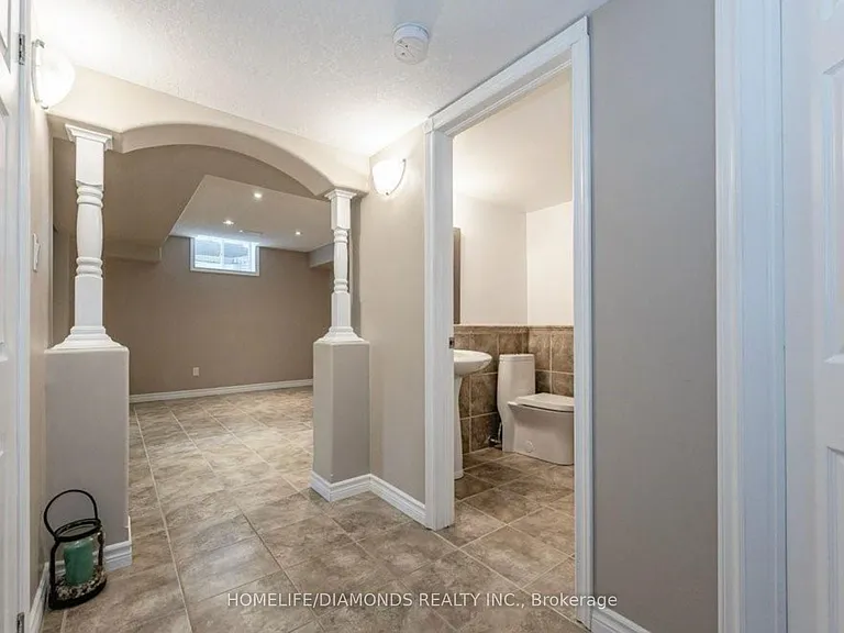 188 Pebblecreek Dr #BASEMENT — Photo 2
