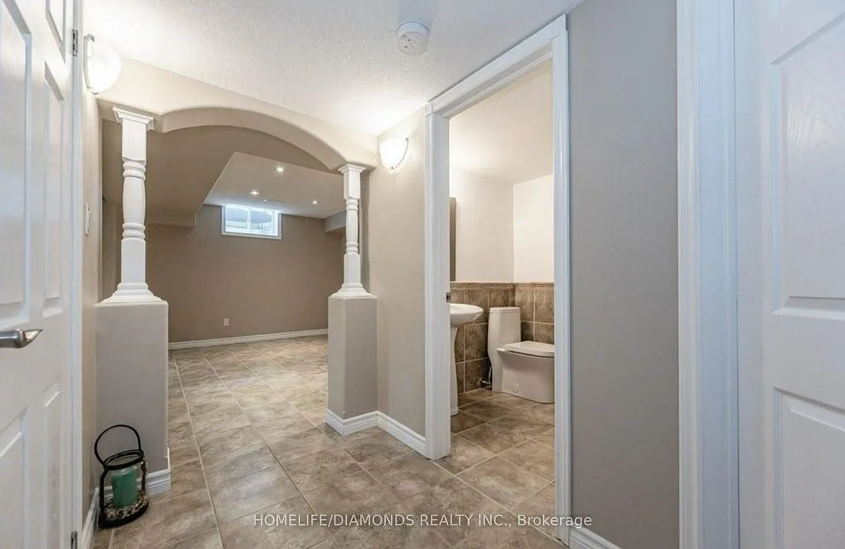 Building Photo - 188 Pebblecreek Dr #BASEMENT