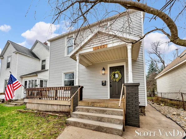 1240 Rennslaer St NW, Grand Rapids, MI 49504